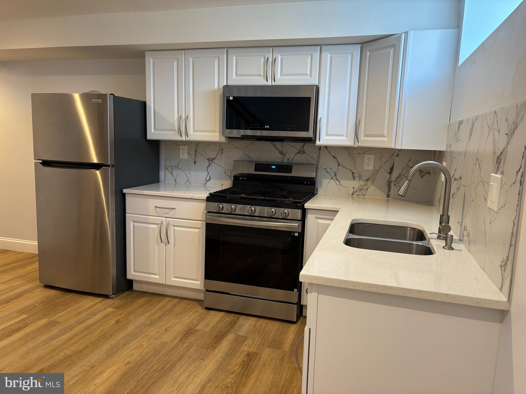 BROADWAY EAST - Residential