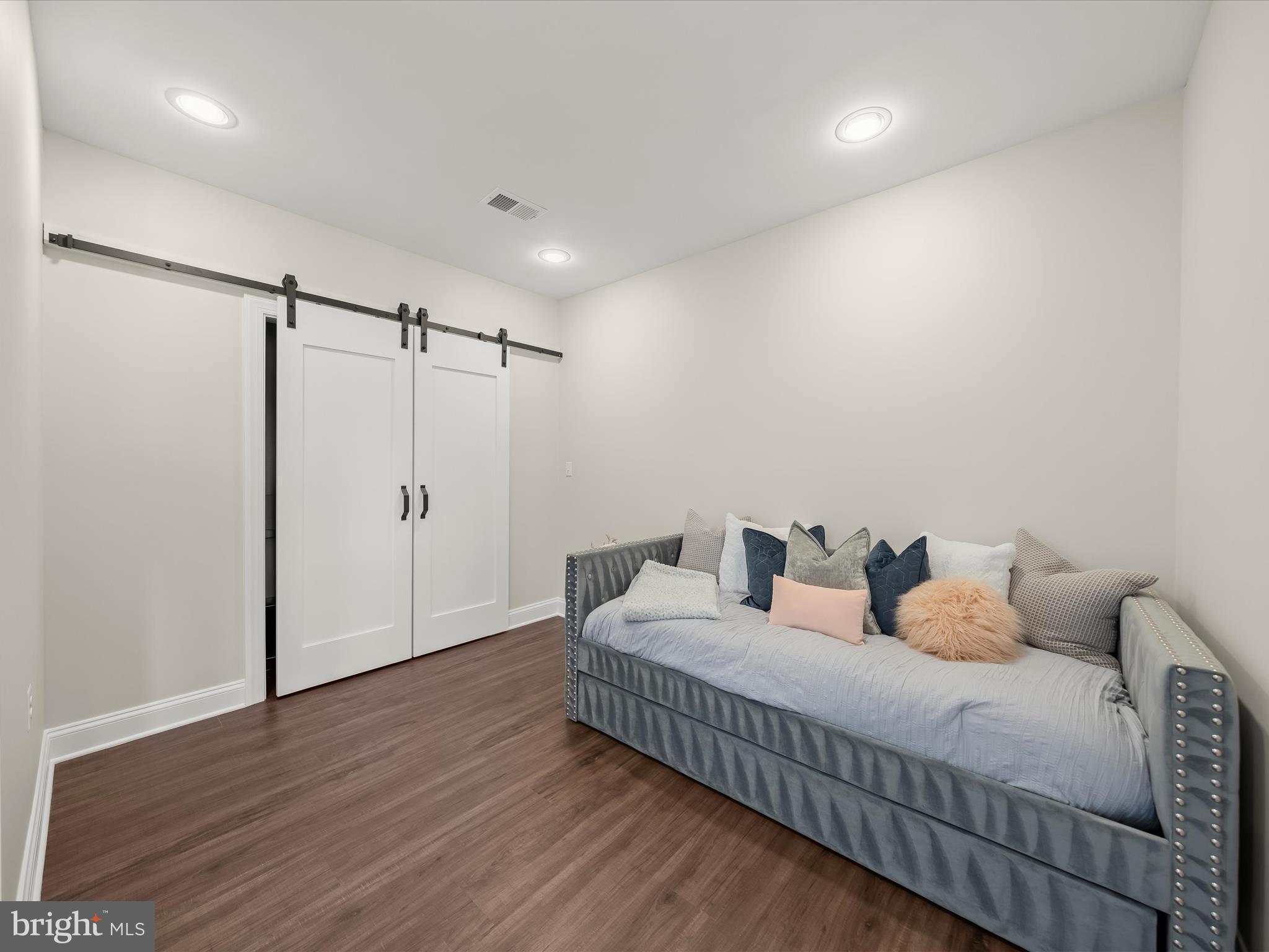 WATERFORD CREEK - Residential