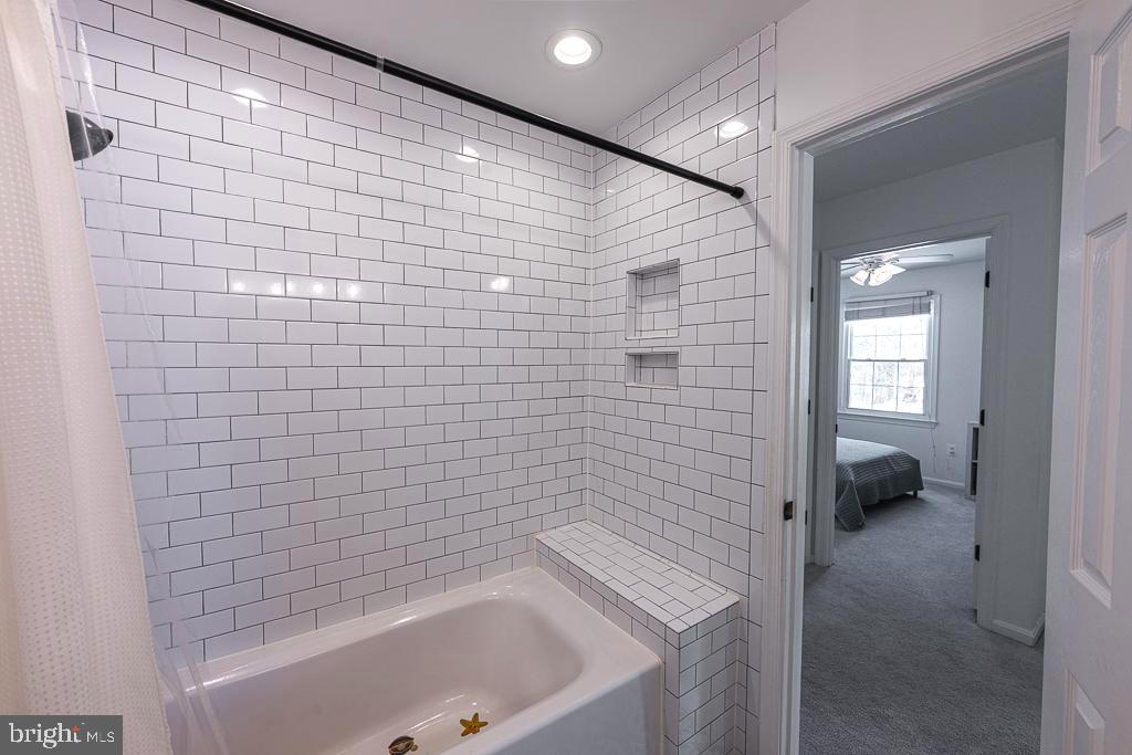 HICKORY GROVE - Residential