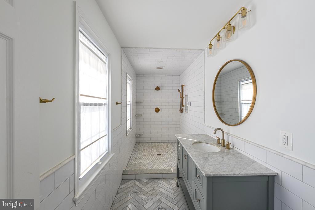 HICKORY GROVE - Residential