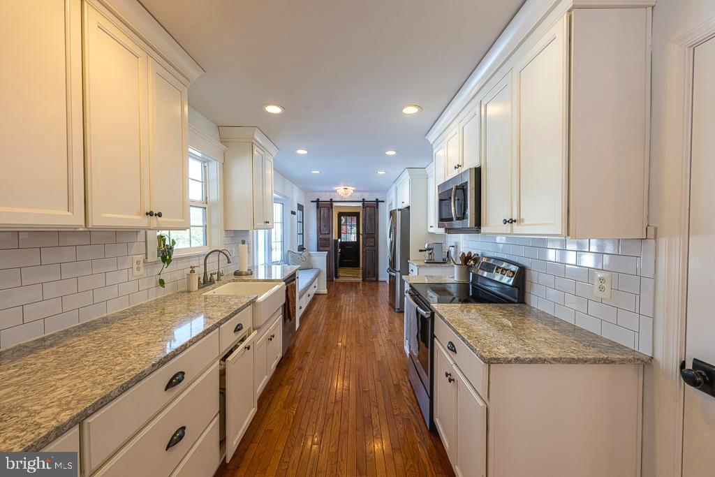 HICKORY GROVE - Residential