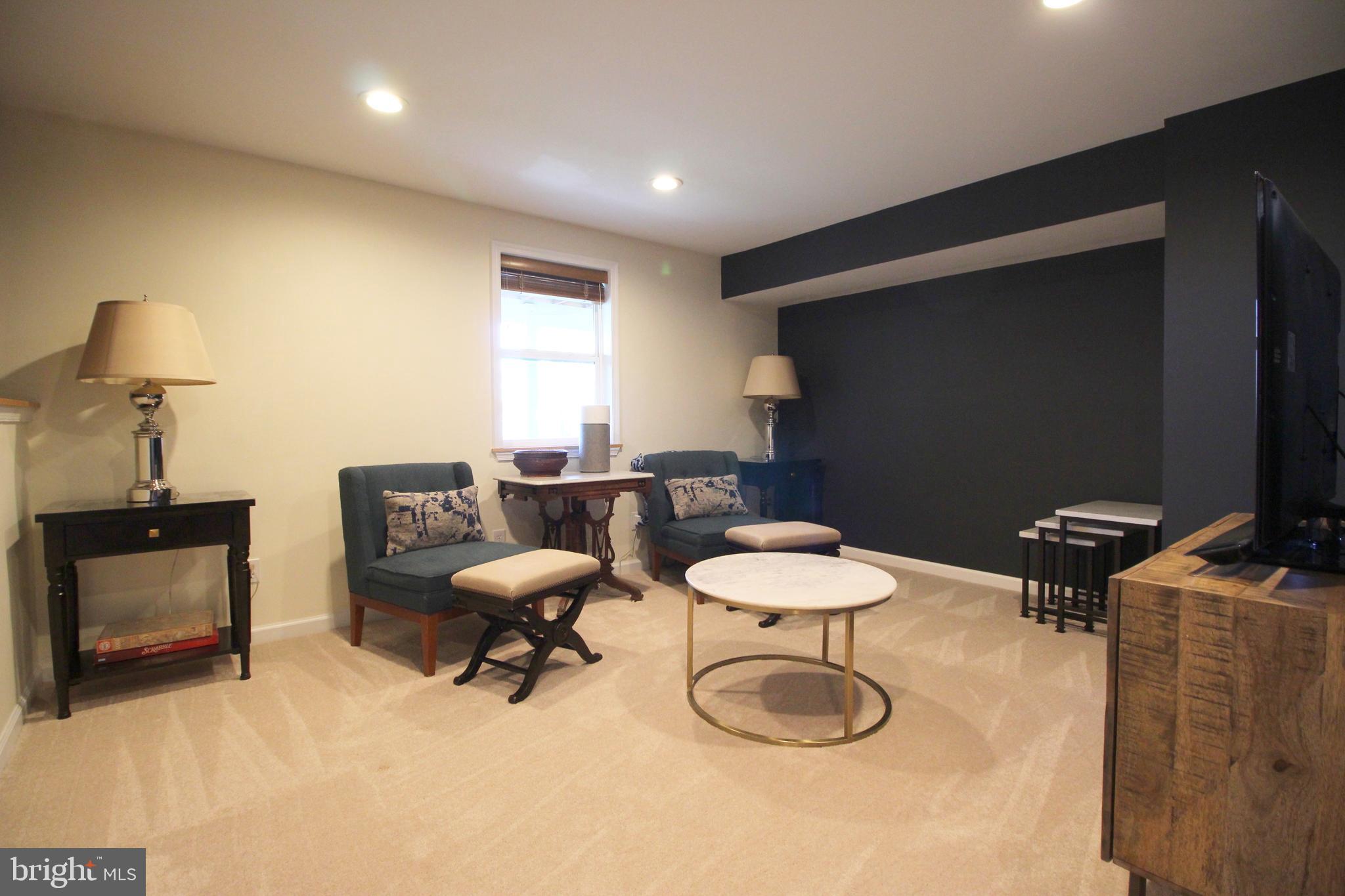 BULL RUN MOUNTAIN ESTATE - Residential Lease