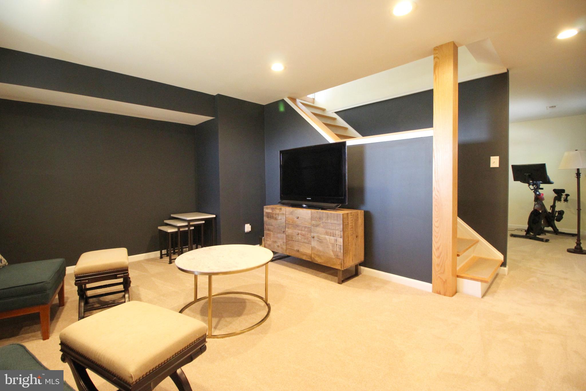 BULL RUN MOUNTAIN ESTATE - Residential Lease