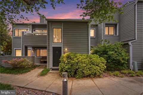 Photo of 1907 - B Villaridge Drive, RESTON, VA 20191 (MLS # VAFX2300854)