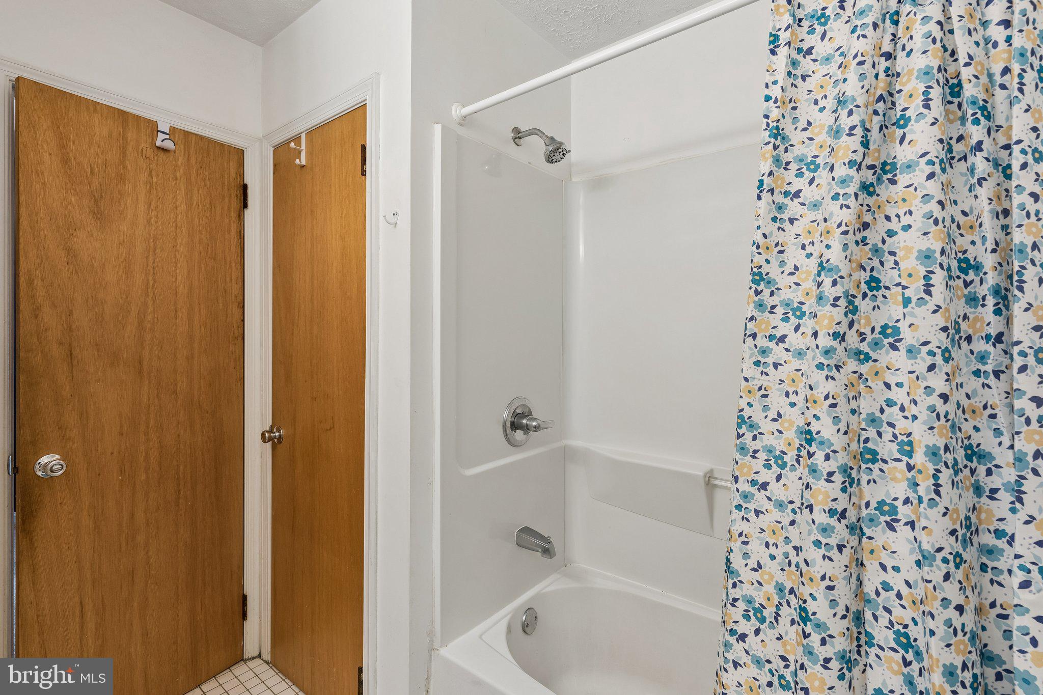 UPLAND VIL - Residential