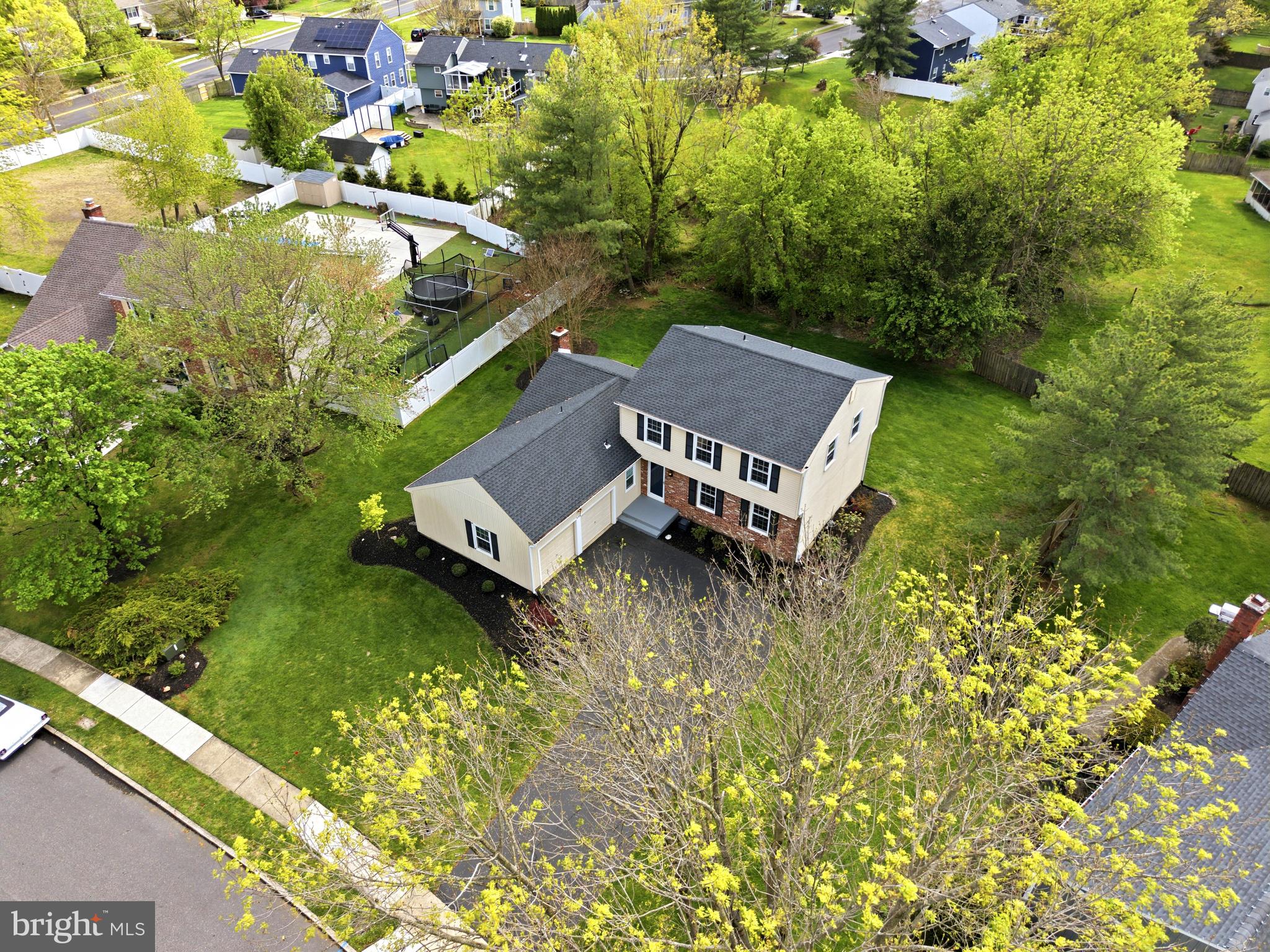 118 KINGSDALE AVENUE