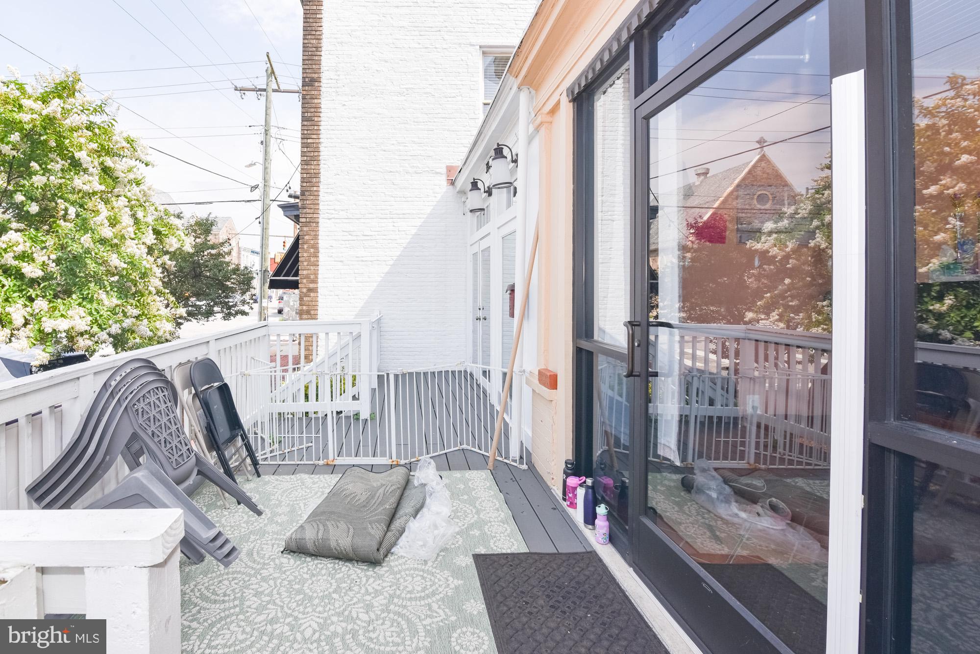 3547 CHESTNUT AVENUE