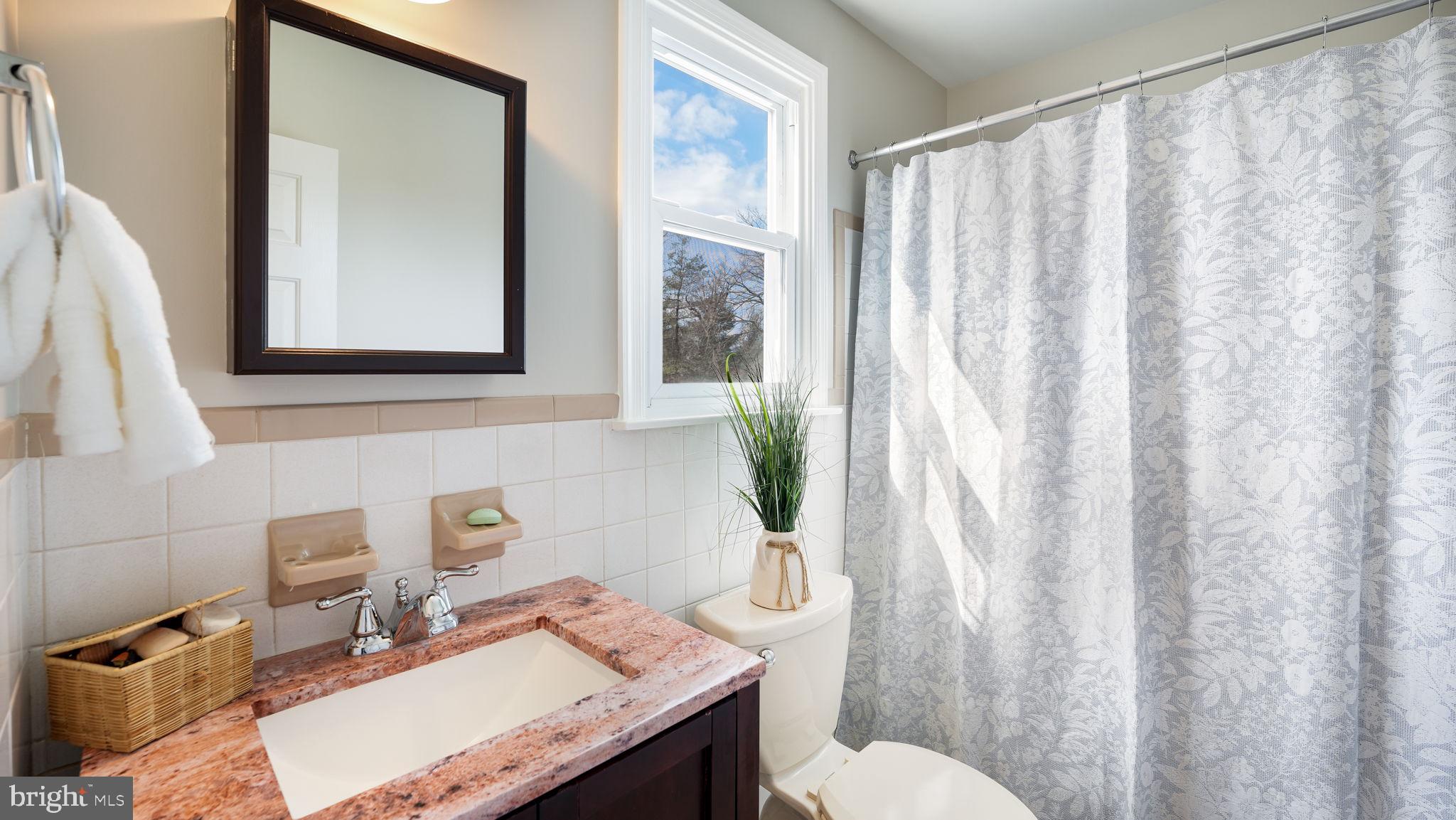 OXBOW MDWS - Residential