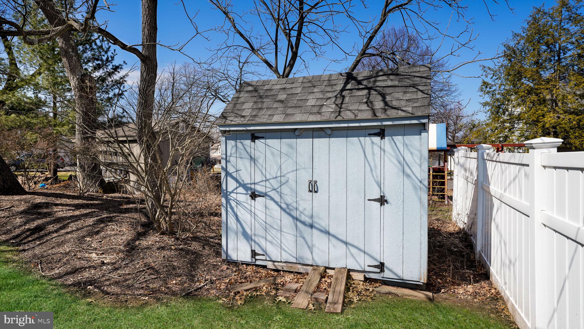 OXBOW MDWS - Residential