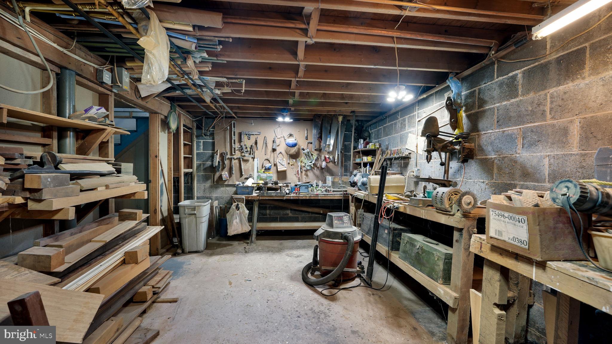 OXBOW MDWS - Residential