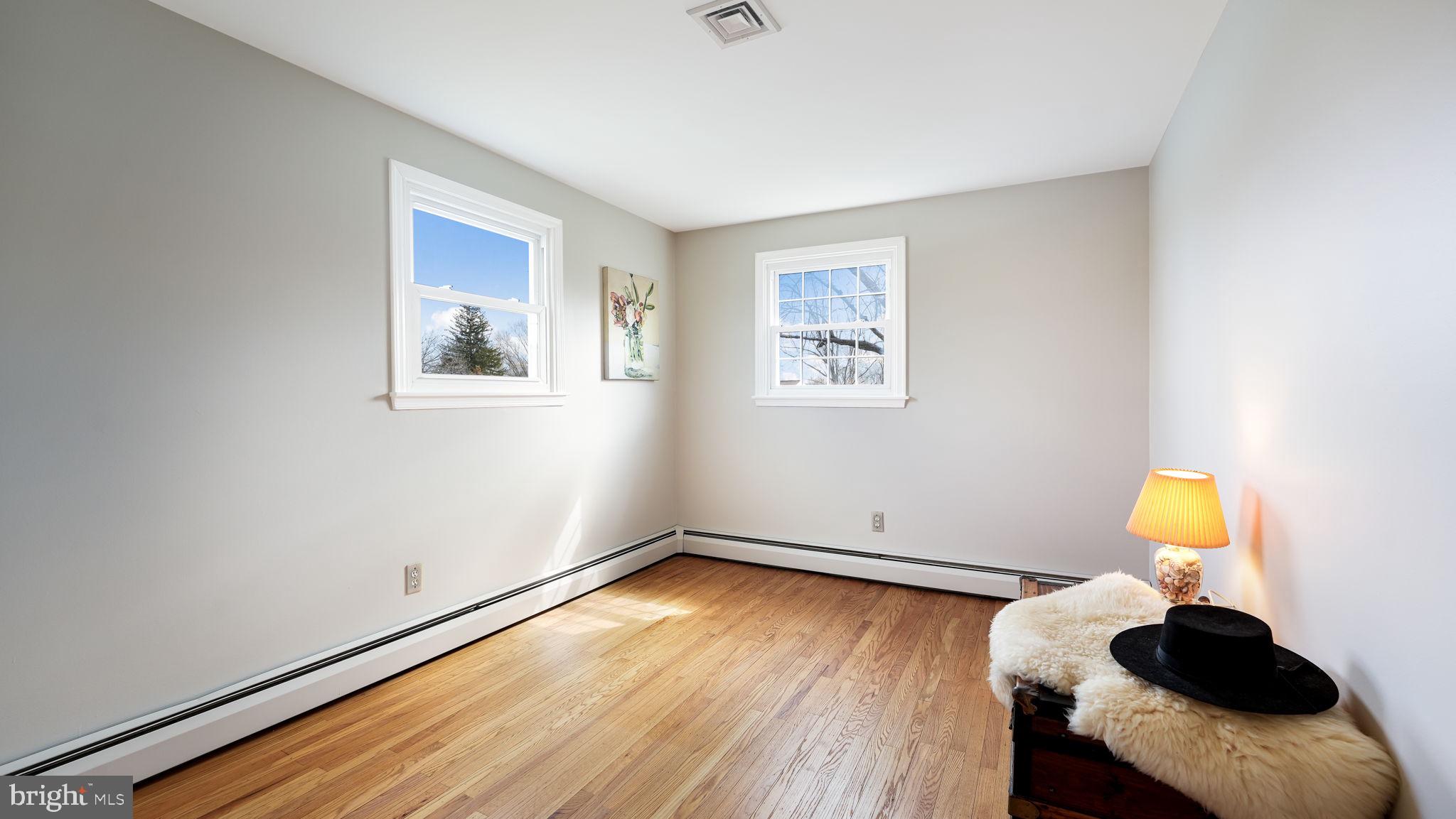 OXBOW MDWS - Residential