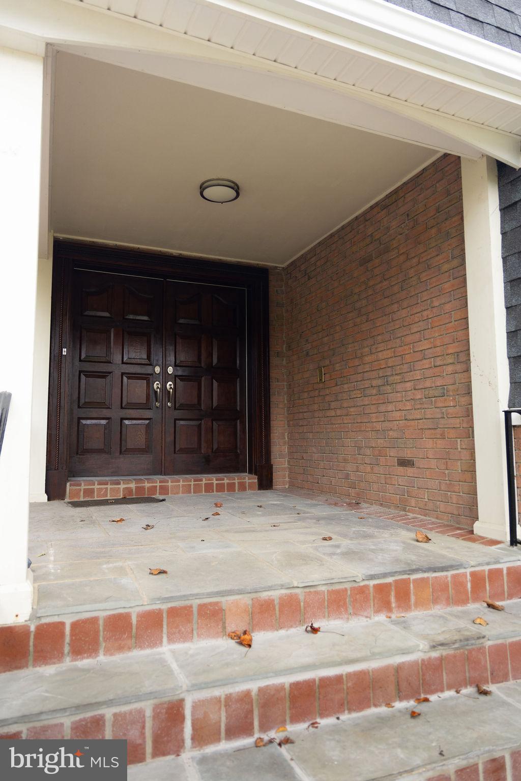 THE OAKS AT MCLEAN - Residential Lease