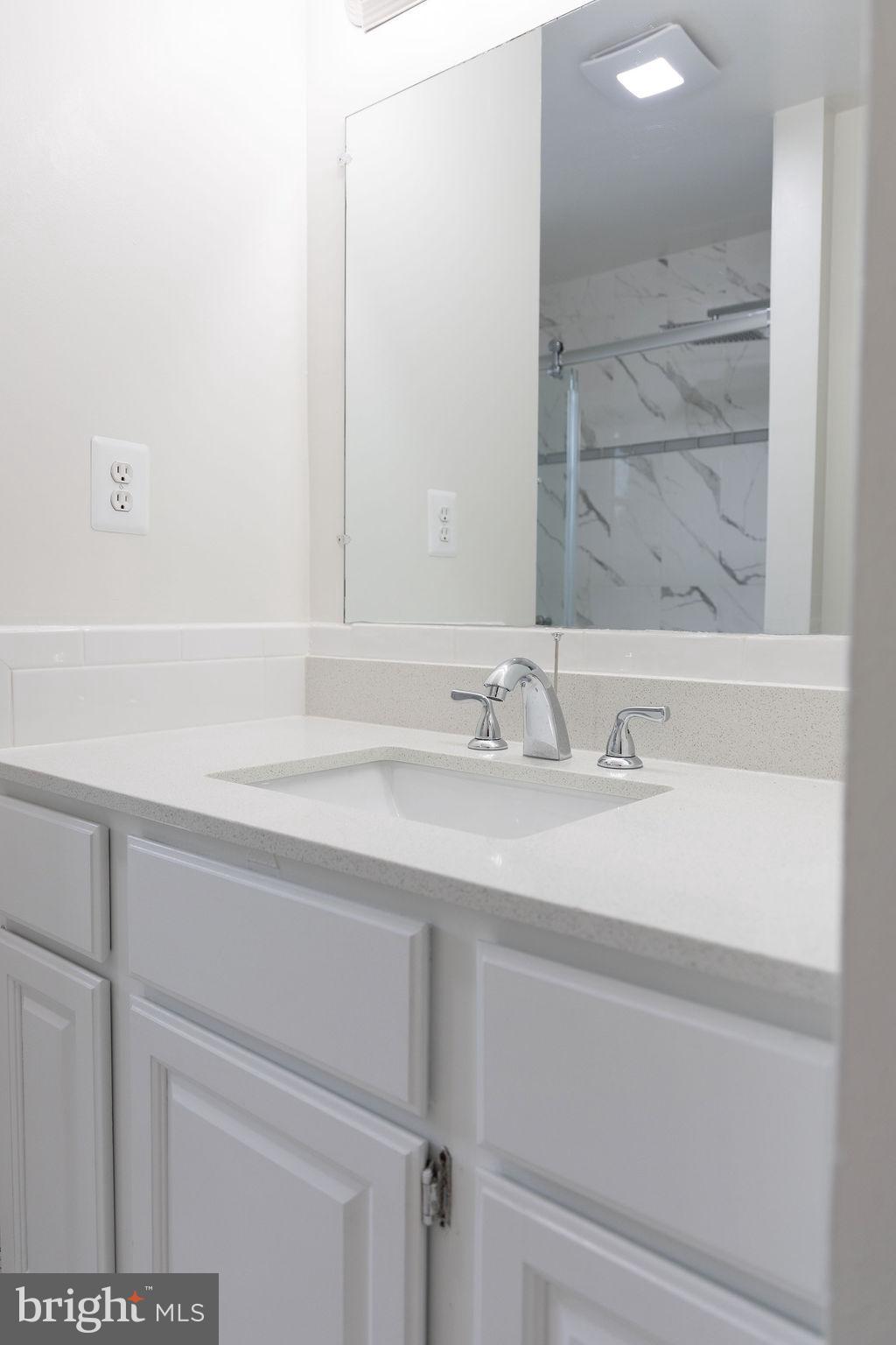 THE OAKS AT MCLEAN - Residential Lease