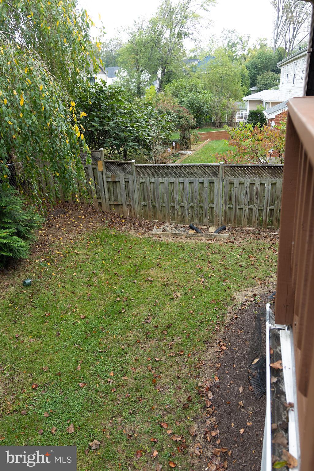 THE OAKS AT MCLEAN - Residential Lease