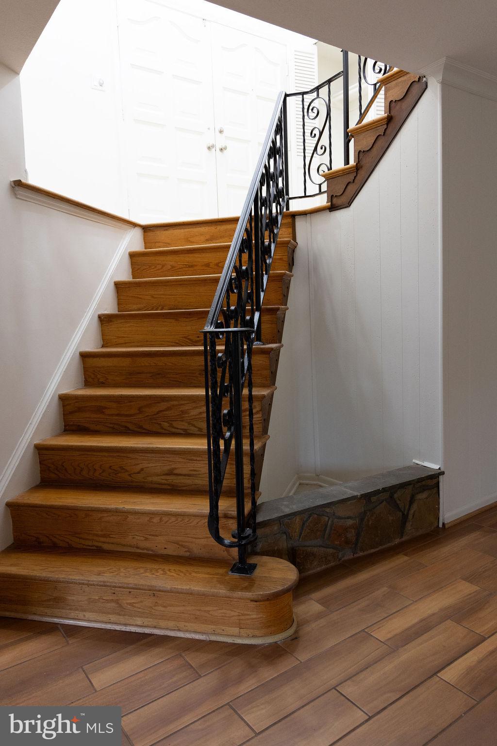 THE OAKS AT MCLEAN - Residential Lease