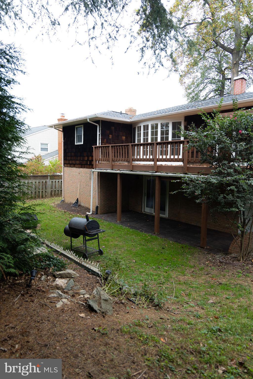 THE OAKS AT MCLEAN - Residential Lease