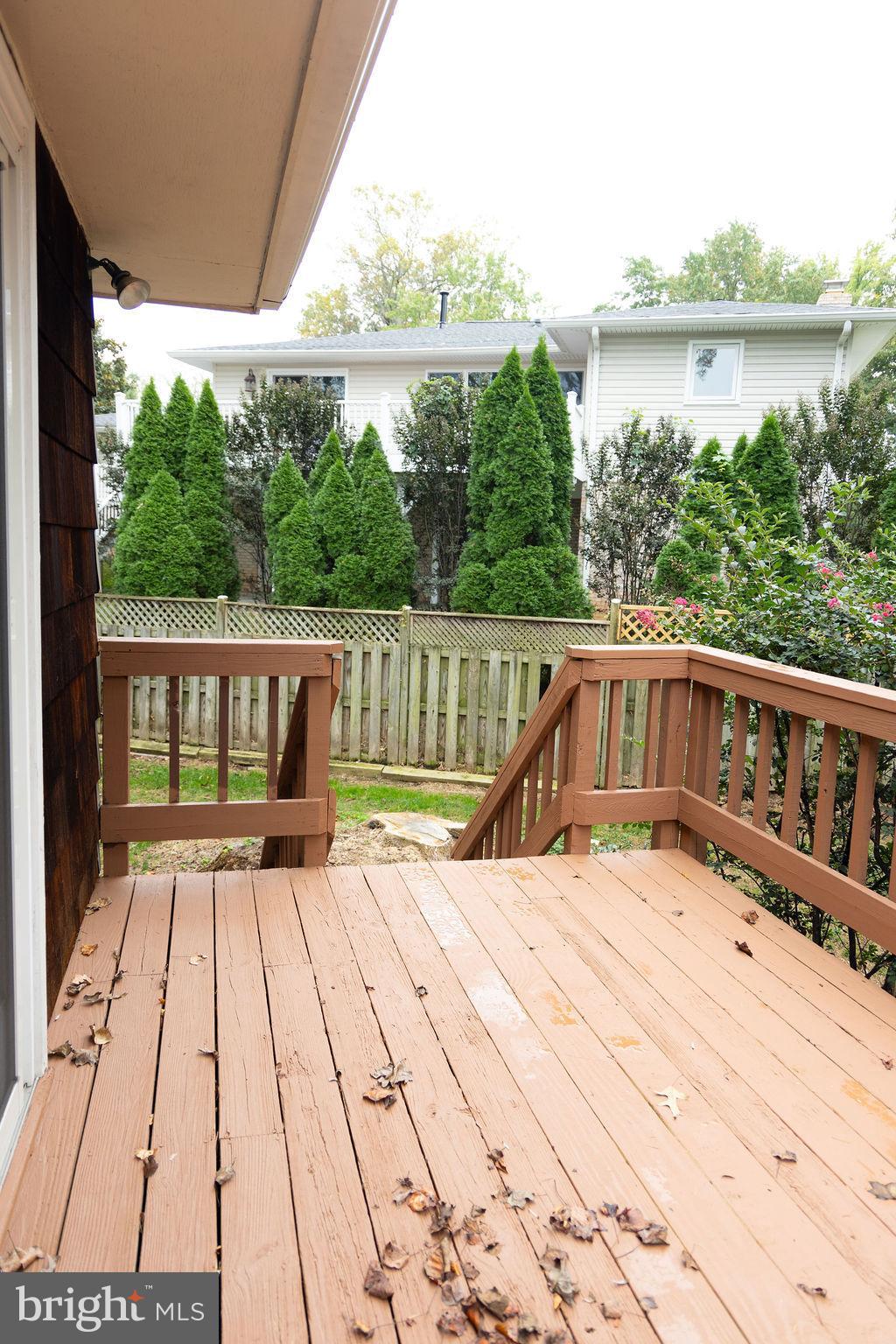 THE OAKS AT MCLEAN - Residential Lease