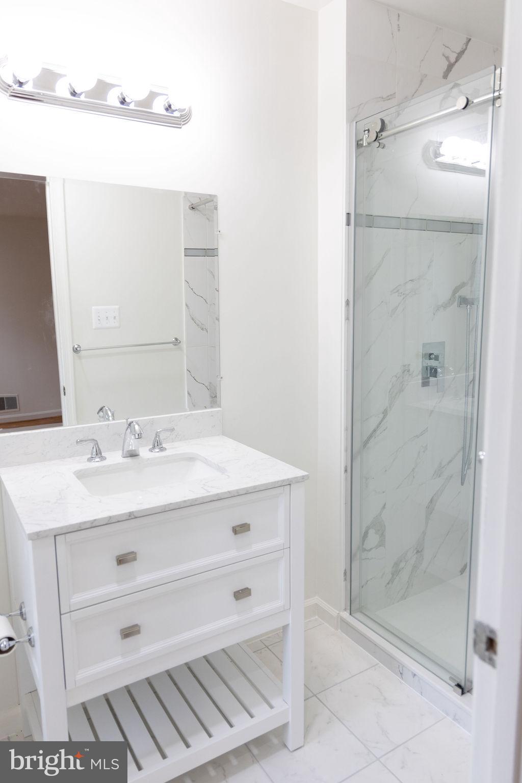 THE OAKS AT MCLEAN - Residential Lease