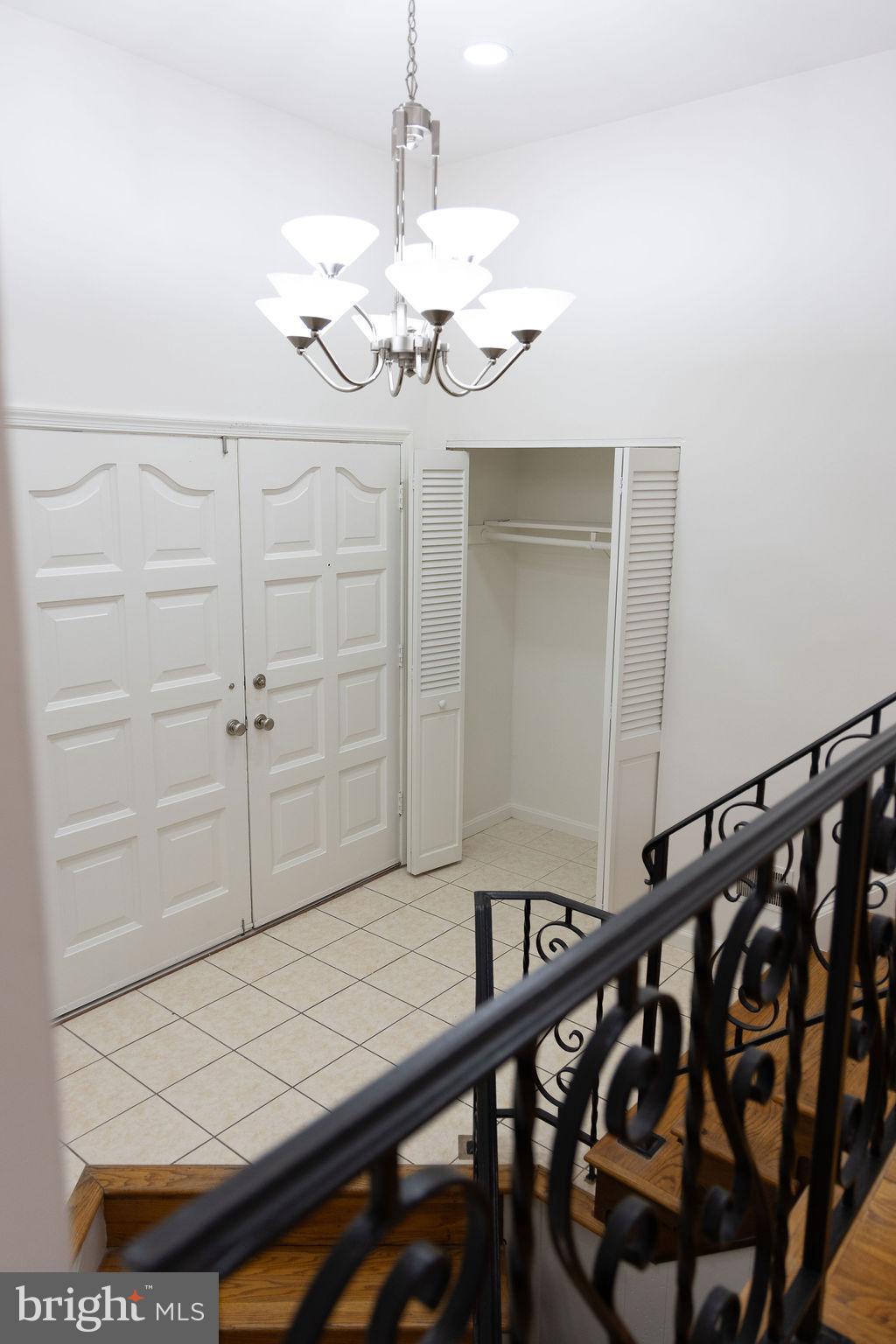 THE OAKS AT MCLEAN - Residential Lease