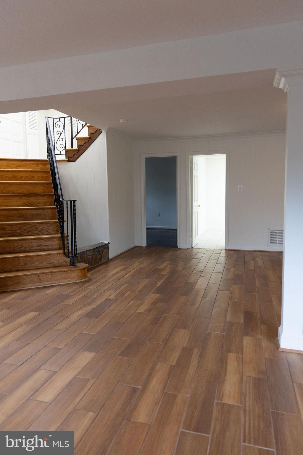 THE OAKS AT MCLEAN - Residential Lease