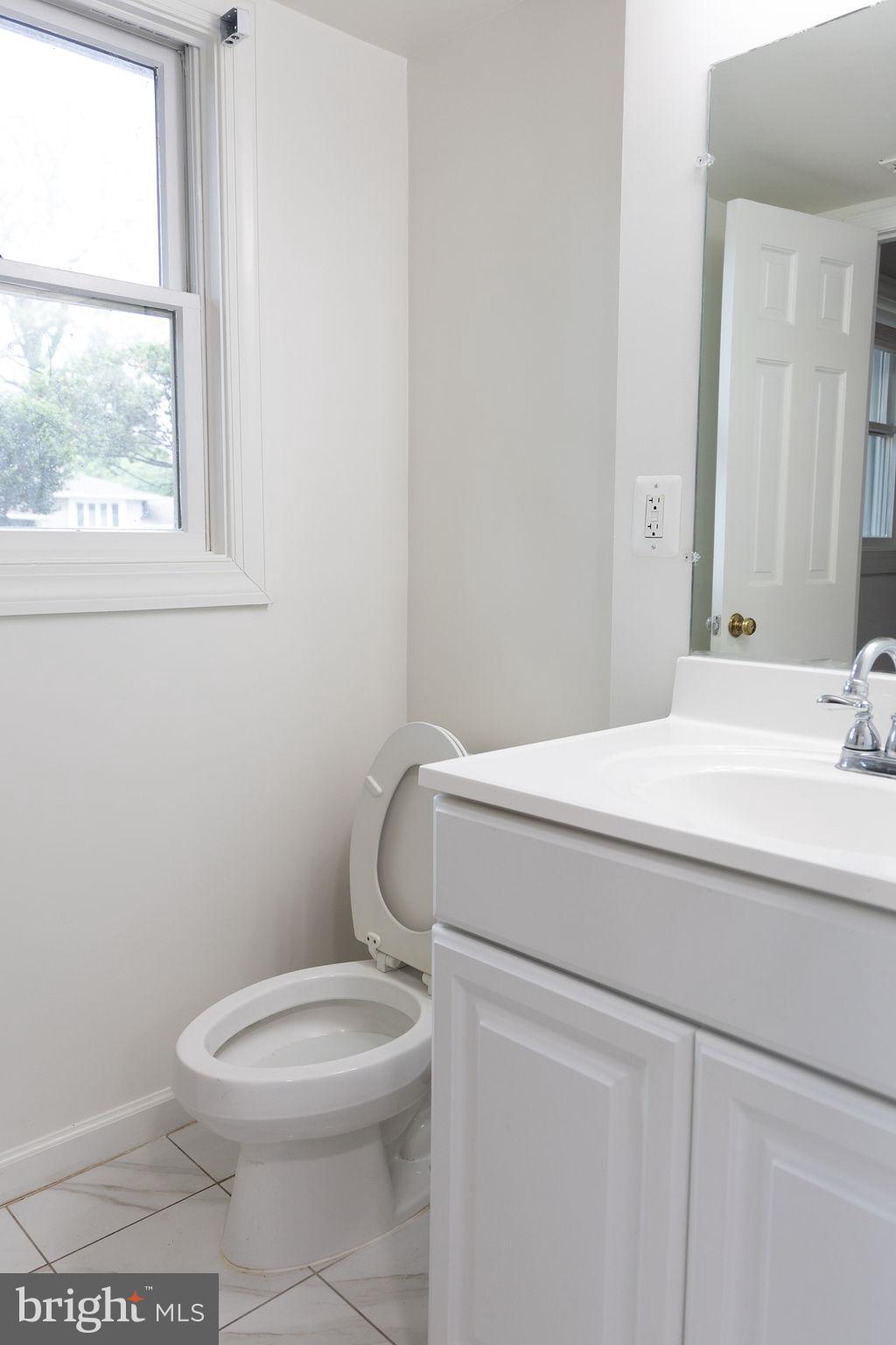 THE OAKS AT MCLEAN - Residential Lease