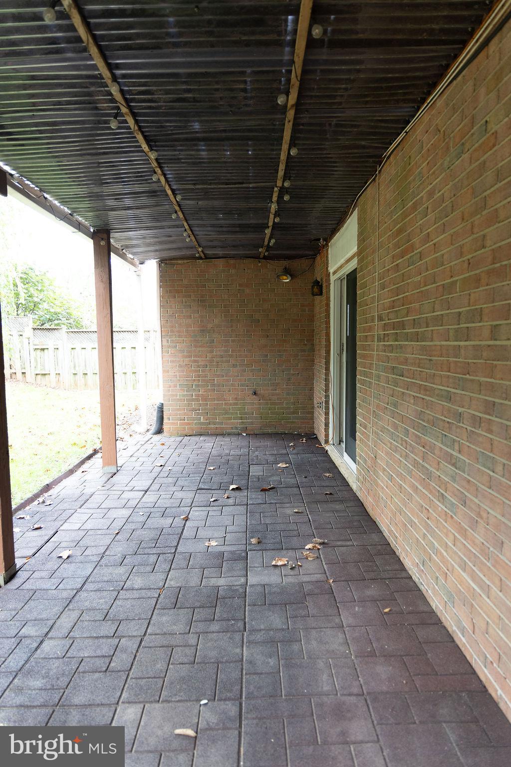 THE OAKS AT MCLEAN - Residential Lease