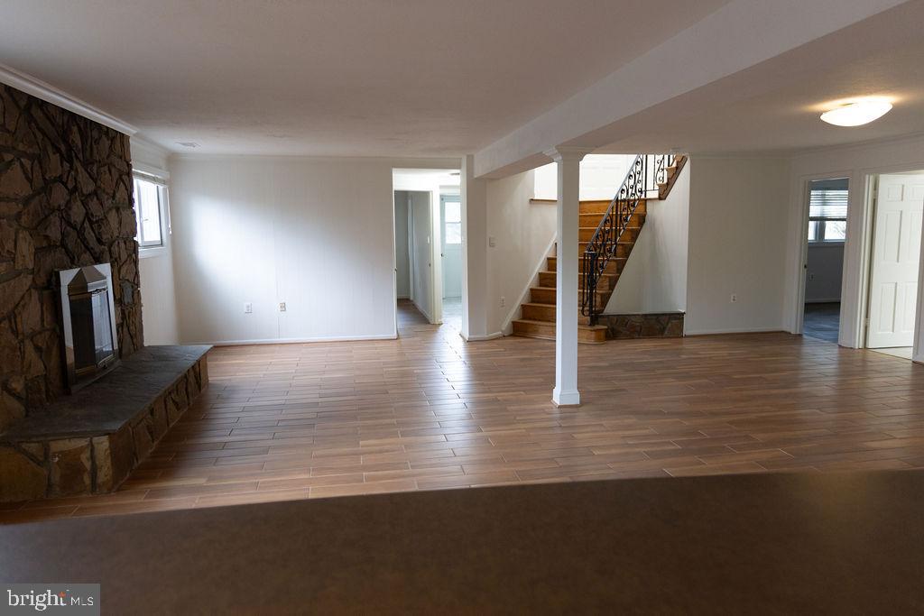 THE OAKS AT MCLEAN - Residential Lease