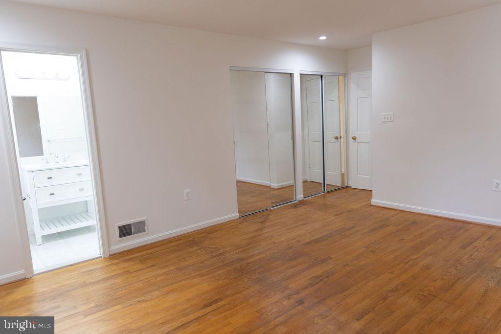 THE OAKS AT MCLEAN - Residential Lease