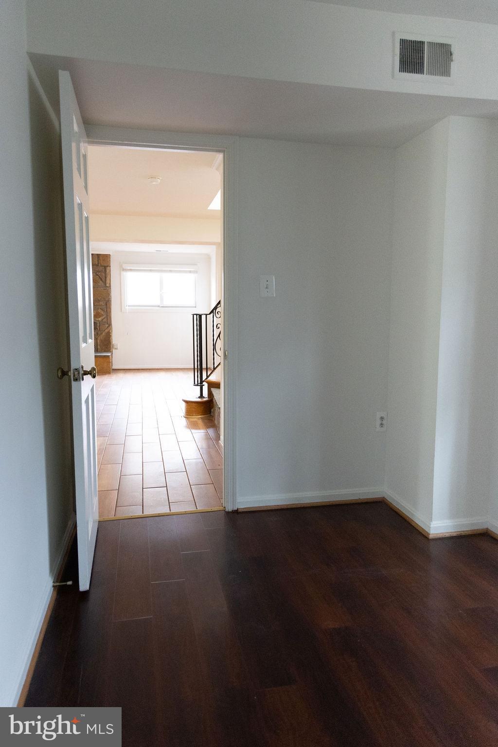 THE OAKS AT MCLEAN - Residential Lease