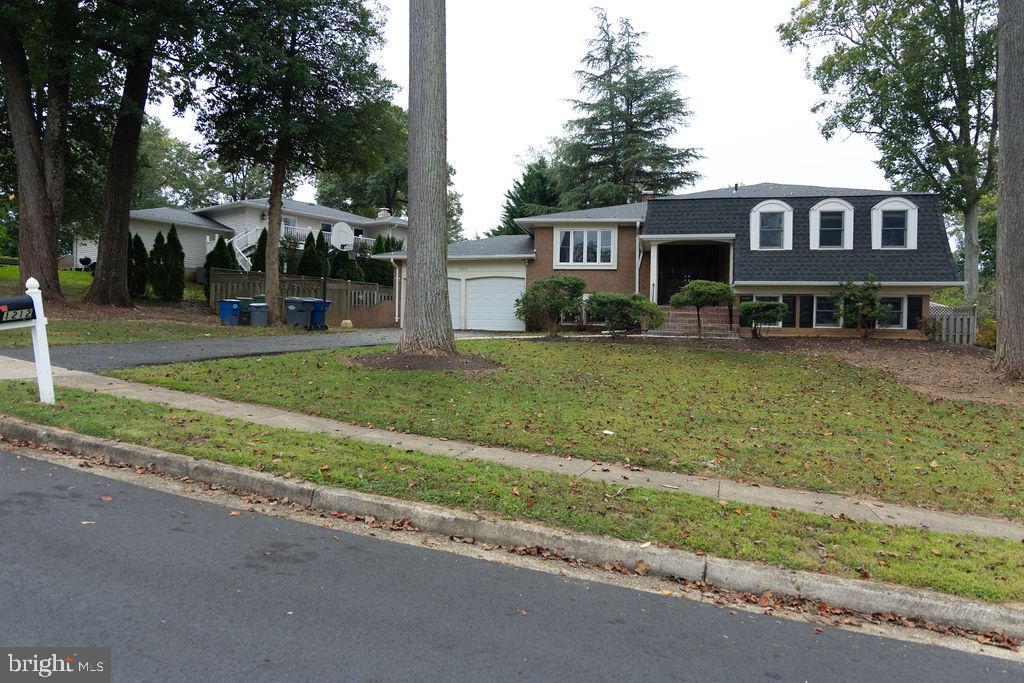 THE OAKS AT MCLEAN - Residential Lease