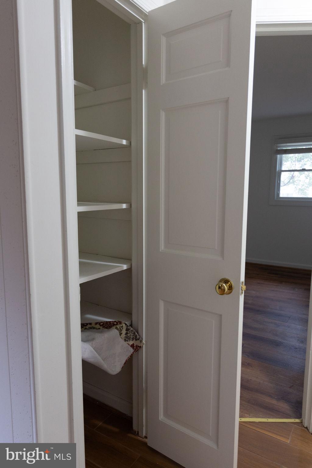 THE OAKS AT MCLEAN - Residential Lease