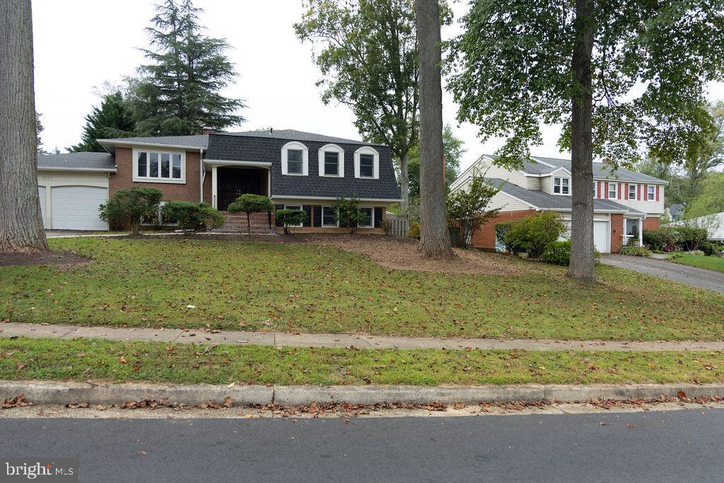 THE OAKS AT MCLEAN - Residential Lease