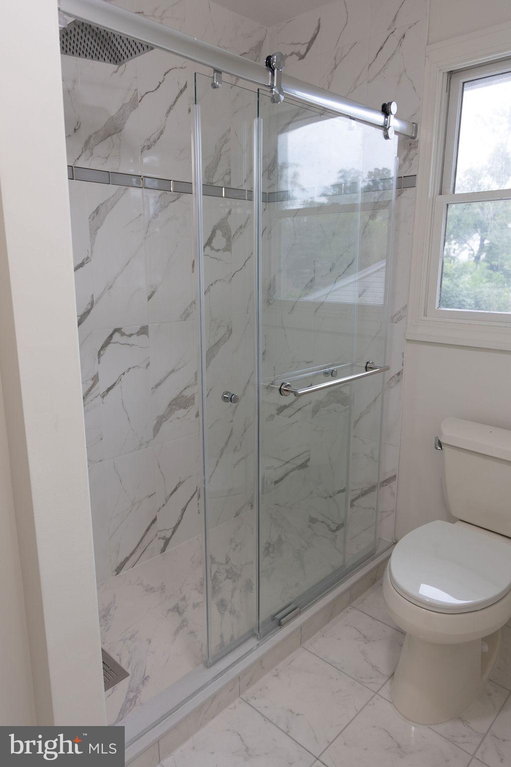 THE OAKS AT MCLEAN - Residential Lease