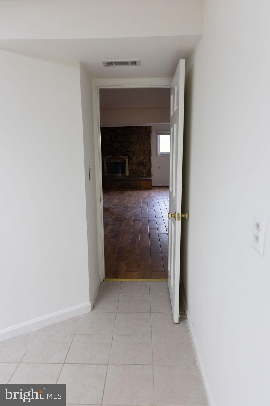 THE OAKS AT MCLEAN - Residential Lease