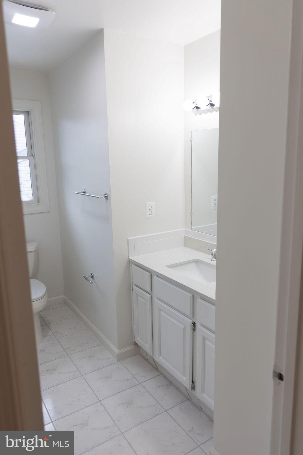 THE OAKS AT MCLEAN - Residential Lease