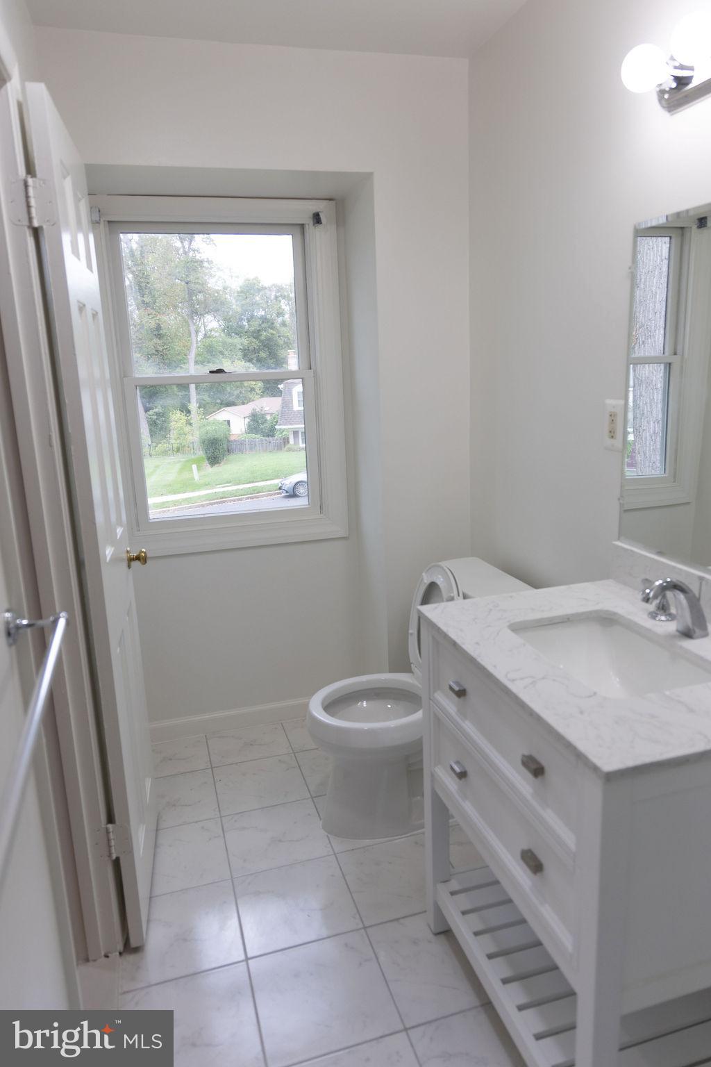 THE OAKS AT MCLEAN - Residential Lease