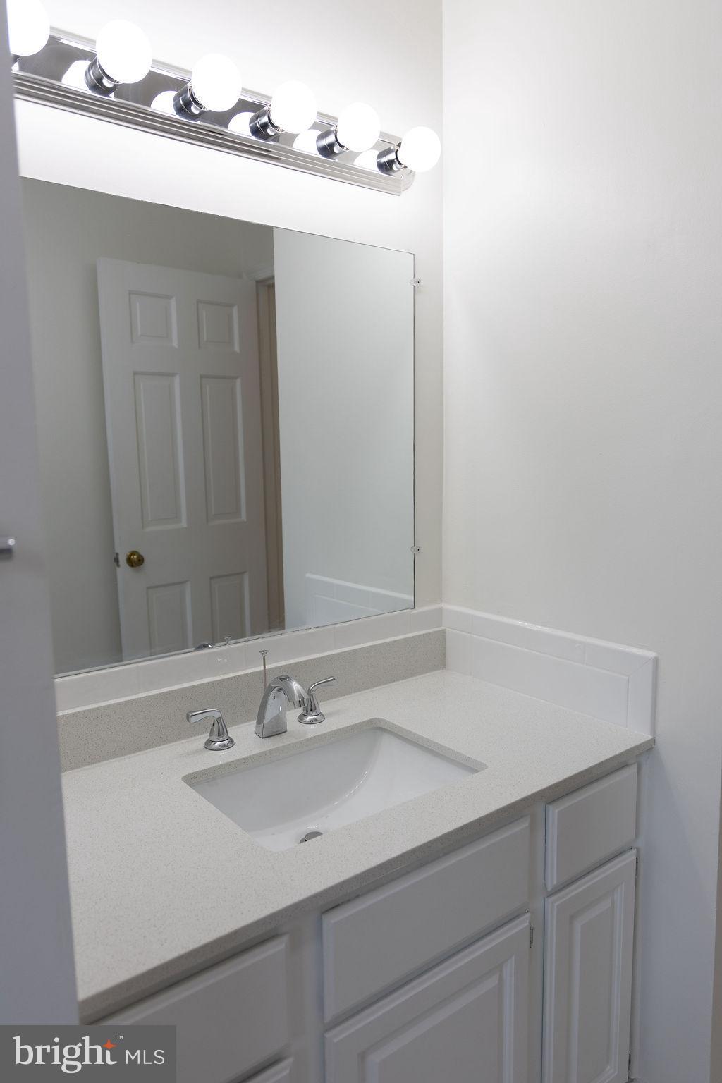 THE OAKS AT MCLEAN - Residential Lease