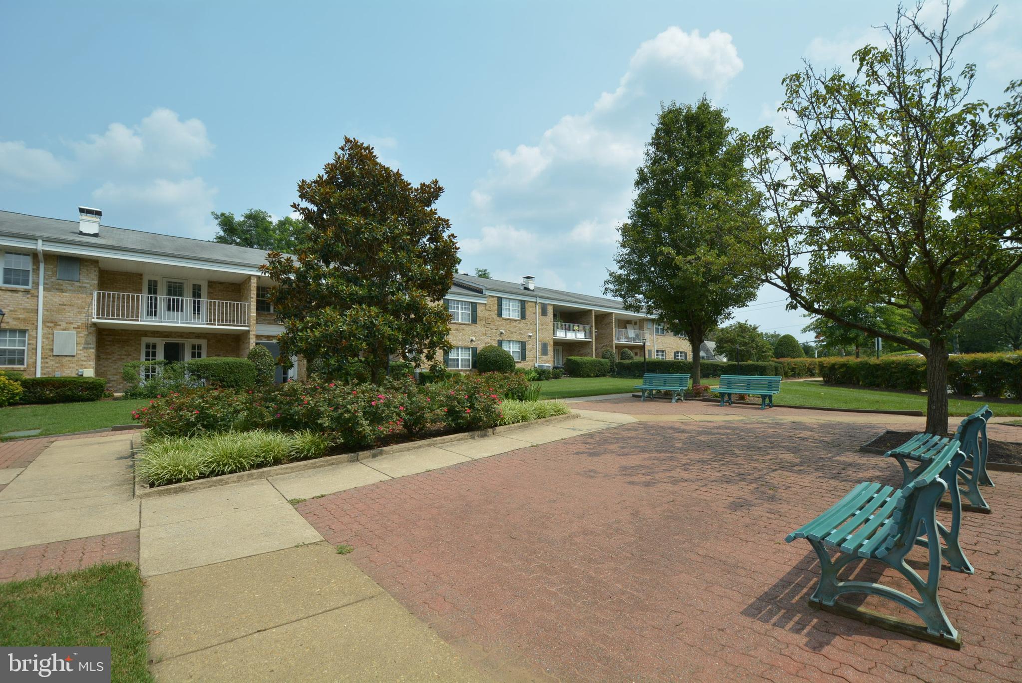 FALLS CHASE - Residential