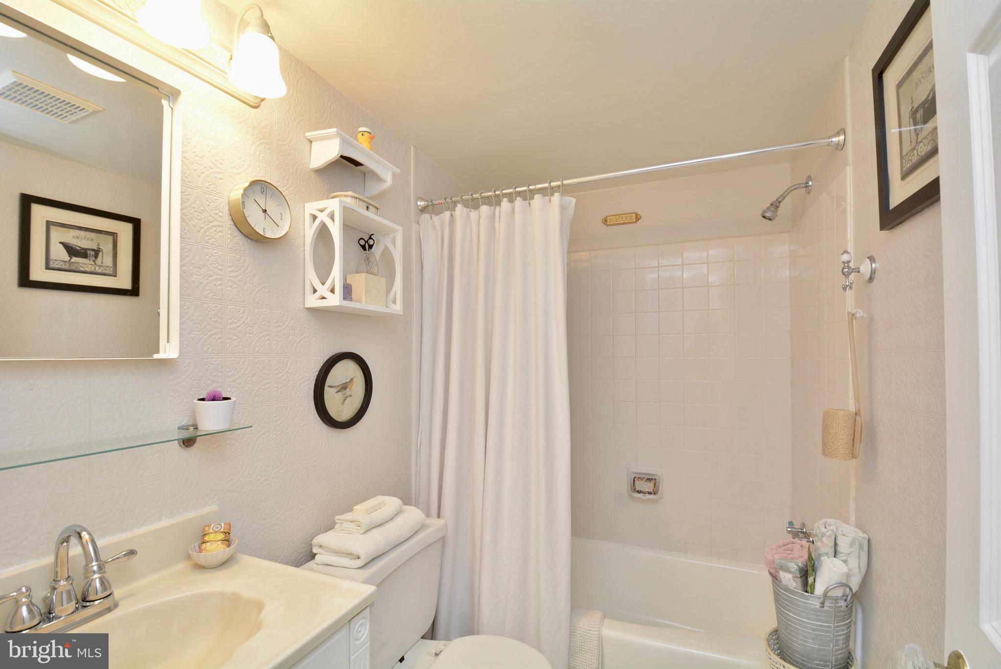 FALLS CHASE - Residential