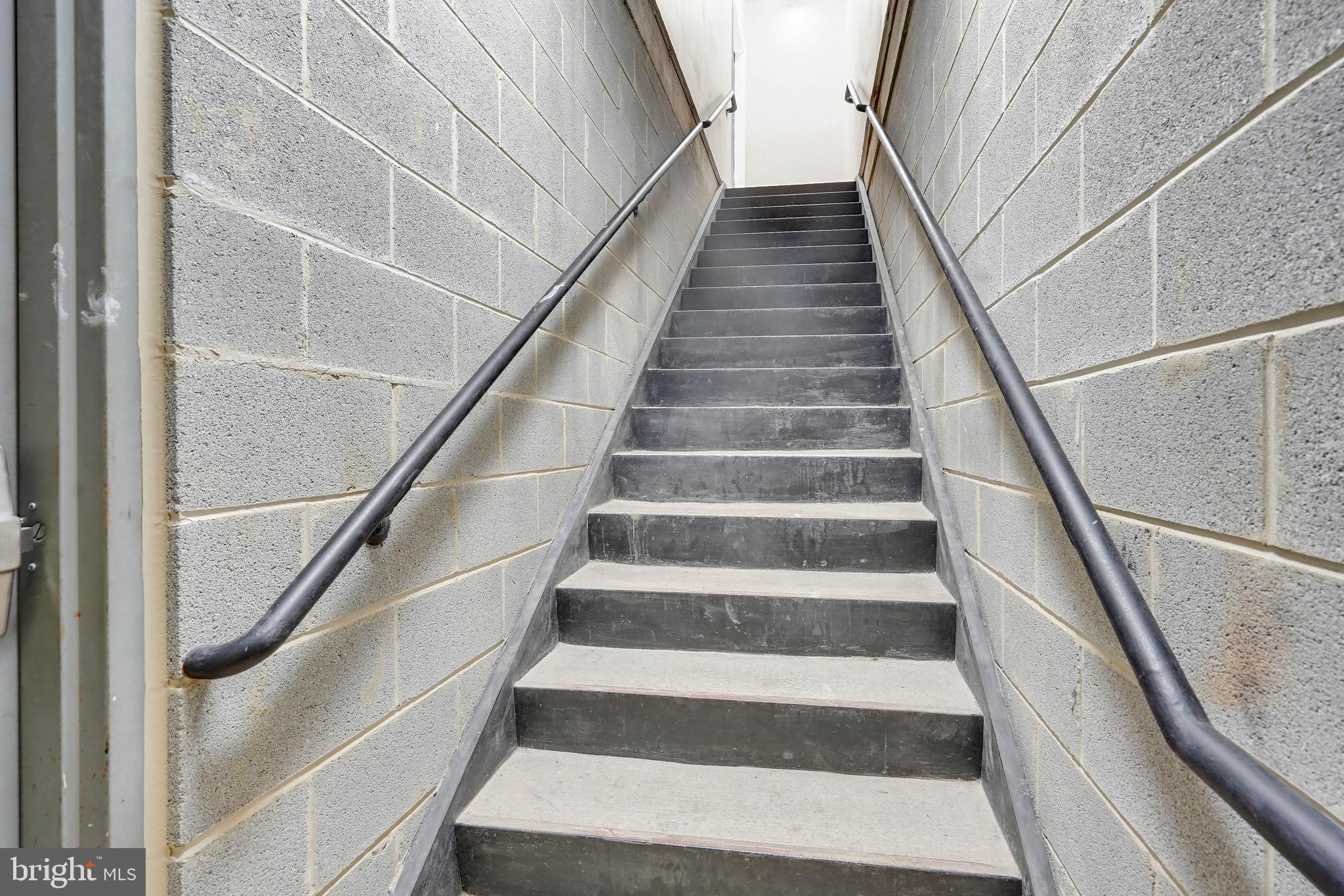 WESTBRIAR PLAZA - Residential