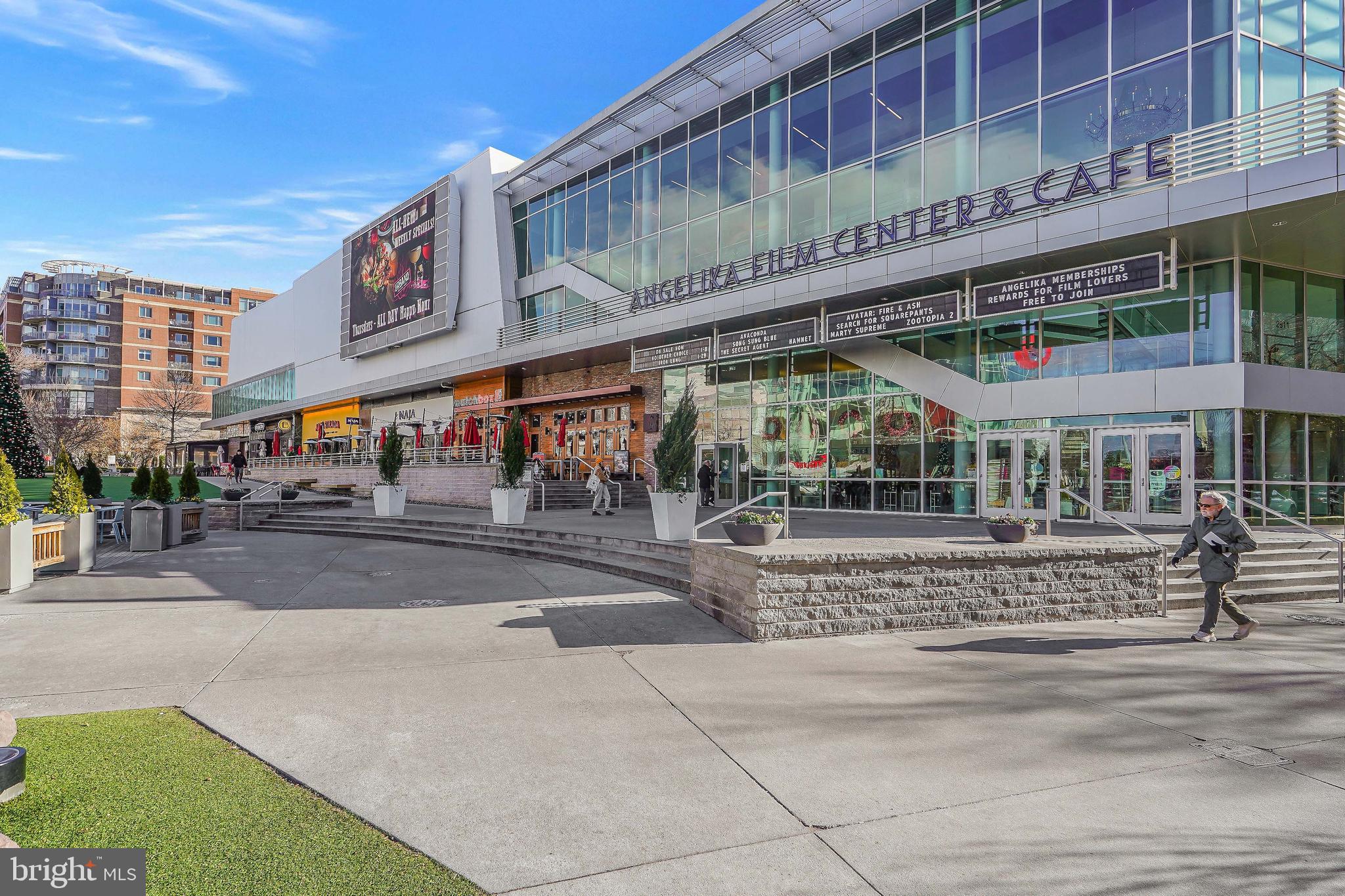 WESTBRIAR PLAZA - Residential