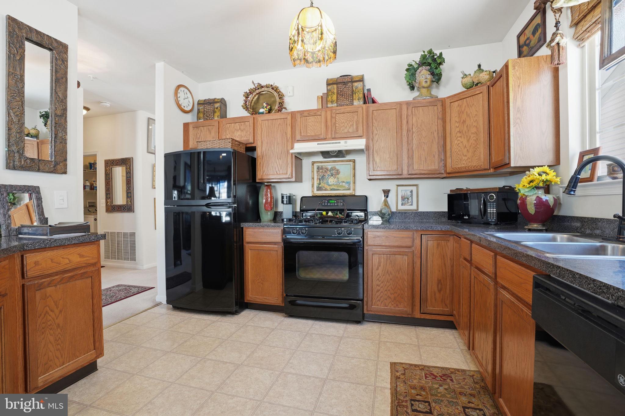 HERITAGE CR ESTS - Residential