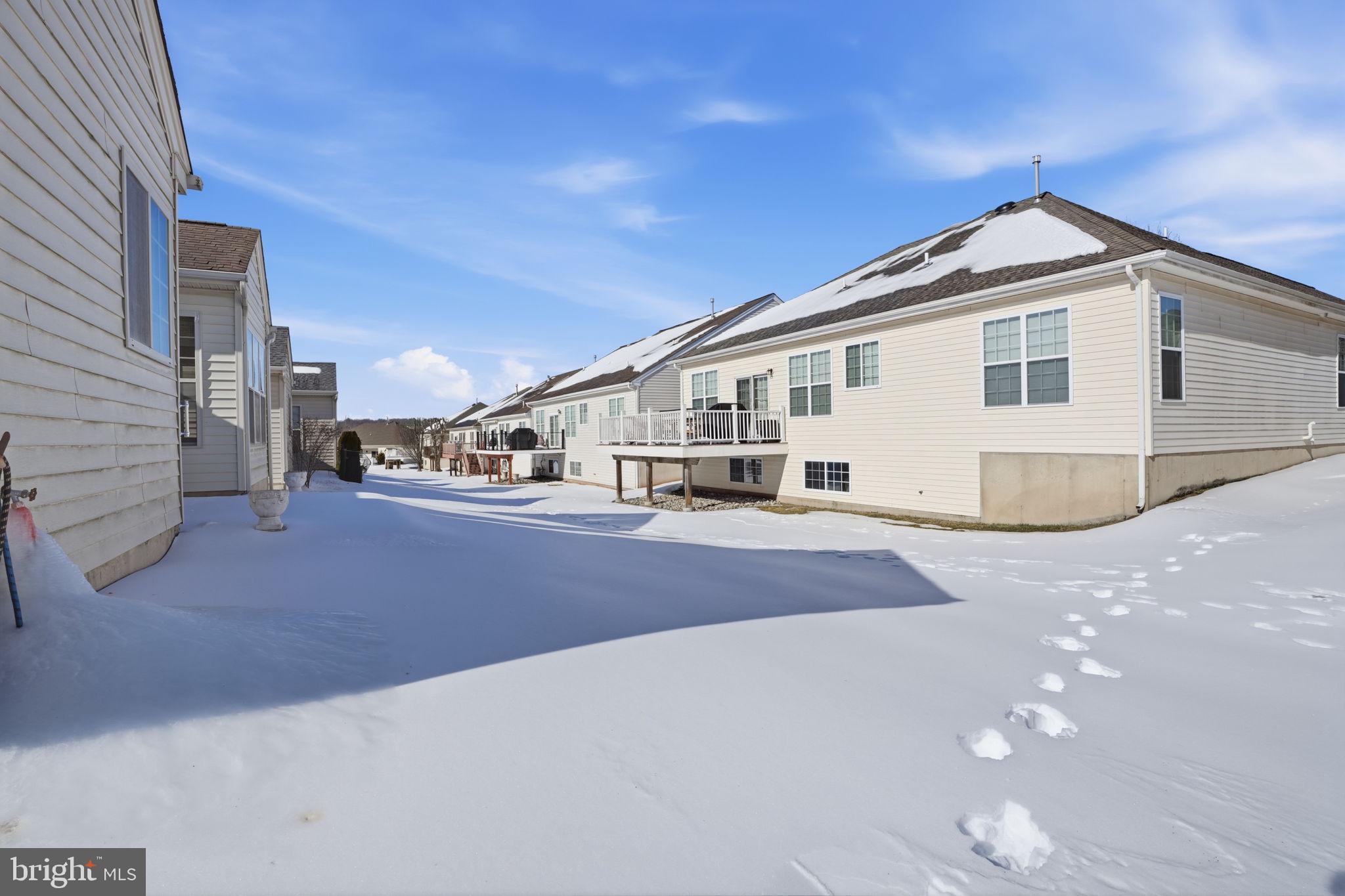 HERITAGE CR ESTS - Residential