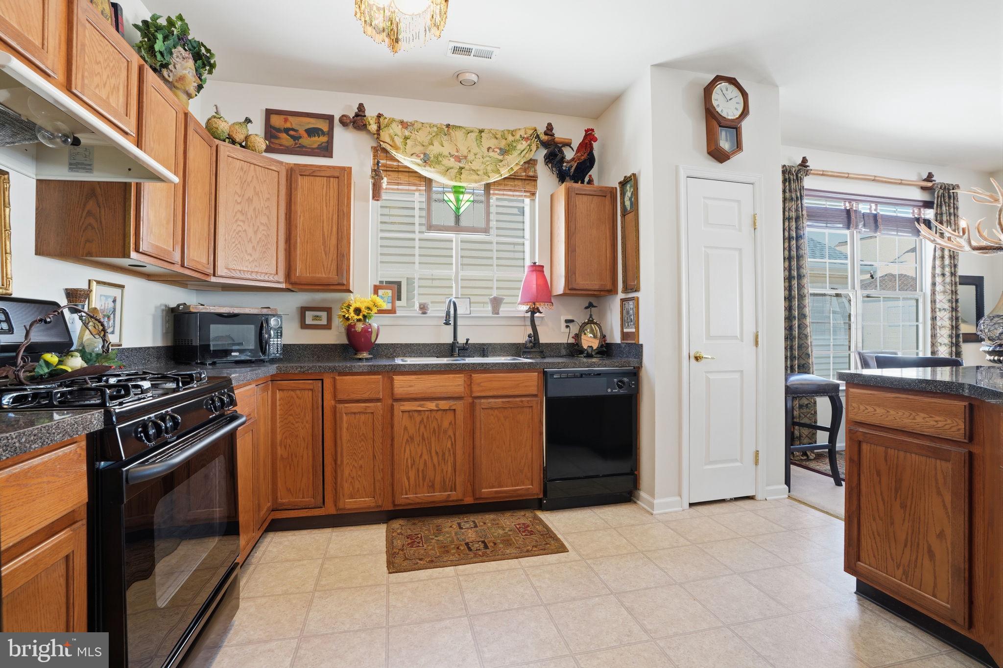 HERITAGE CR ESTS - Residential