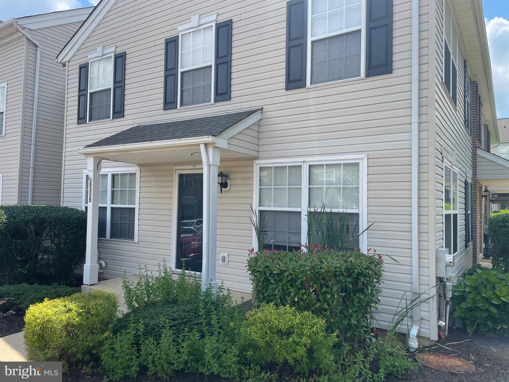 5415 RINKER CIRCLE 256