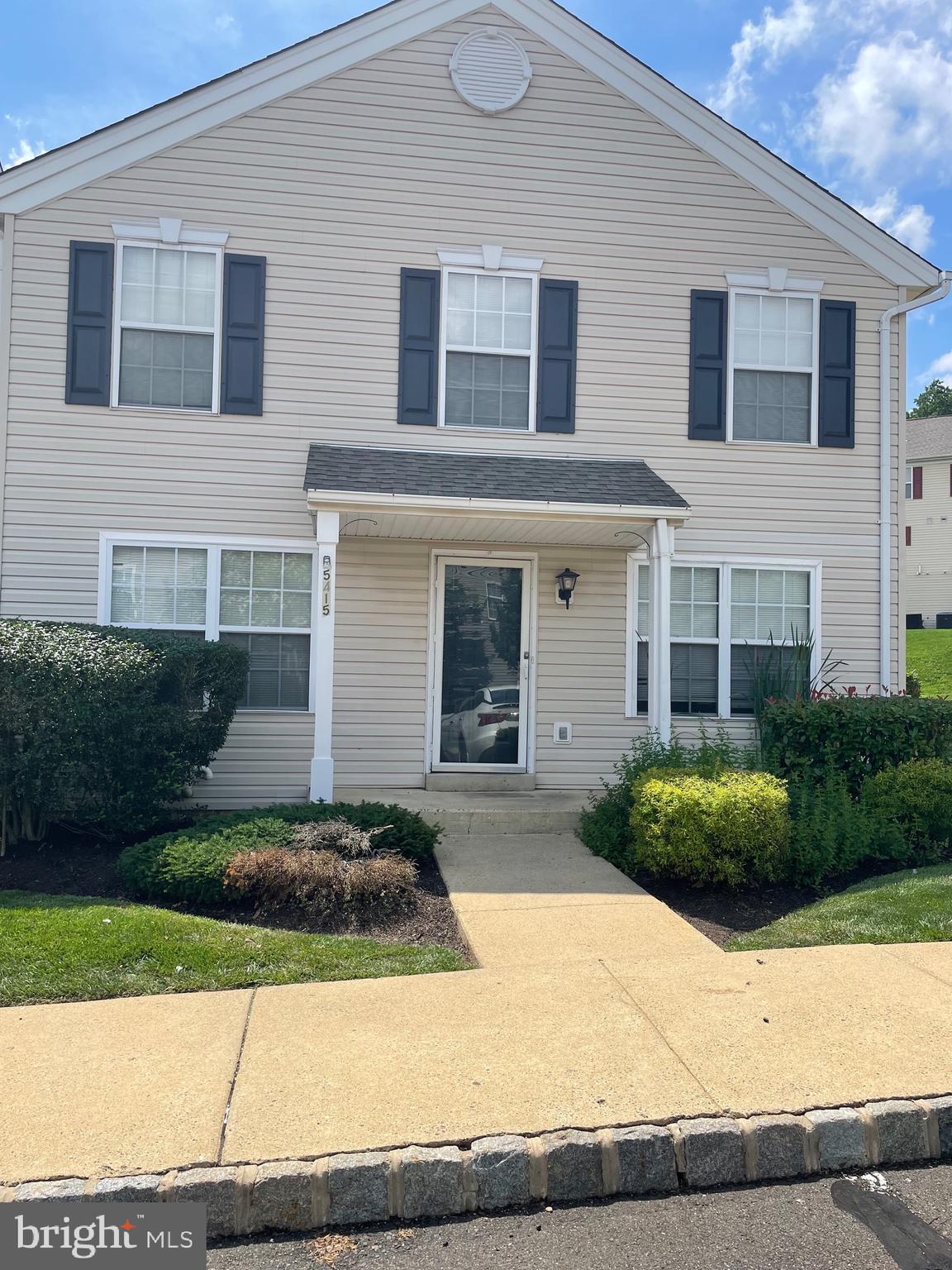 5415 RINKER CIRCLE 256