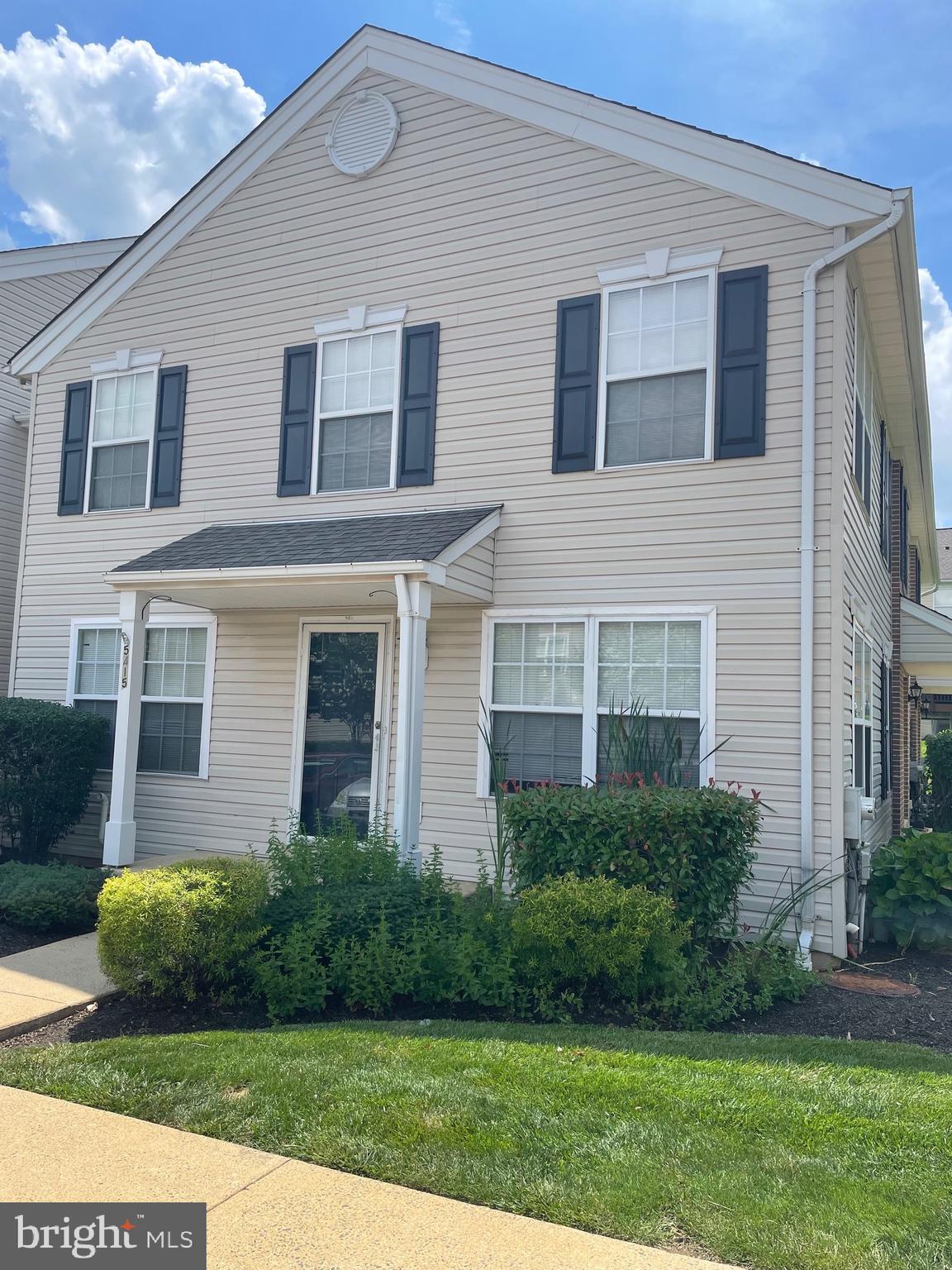 5415 RINKER CIRCLE 256