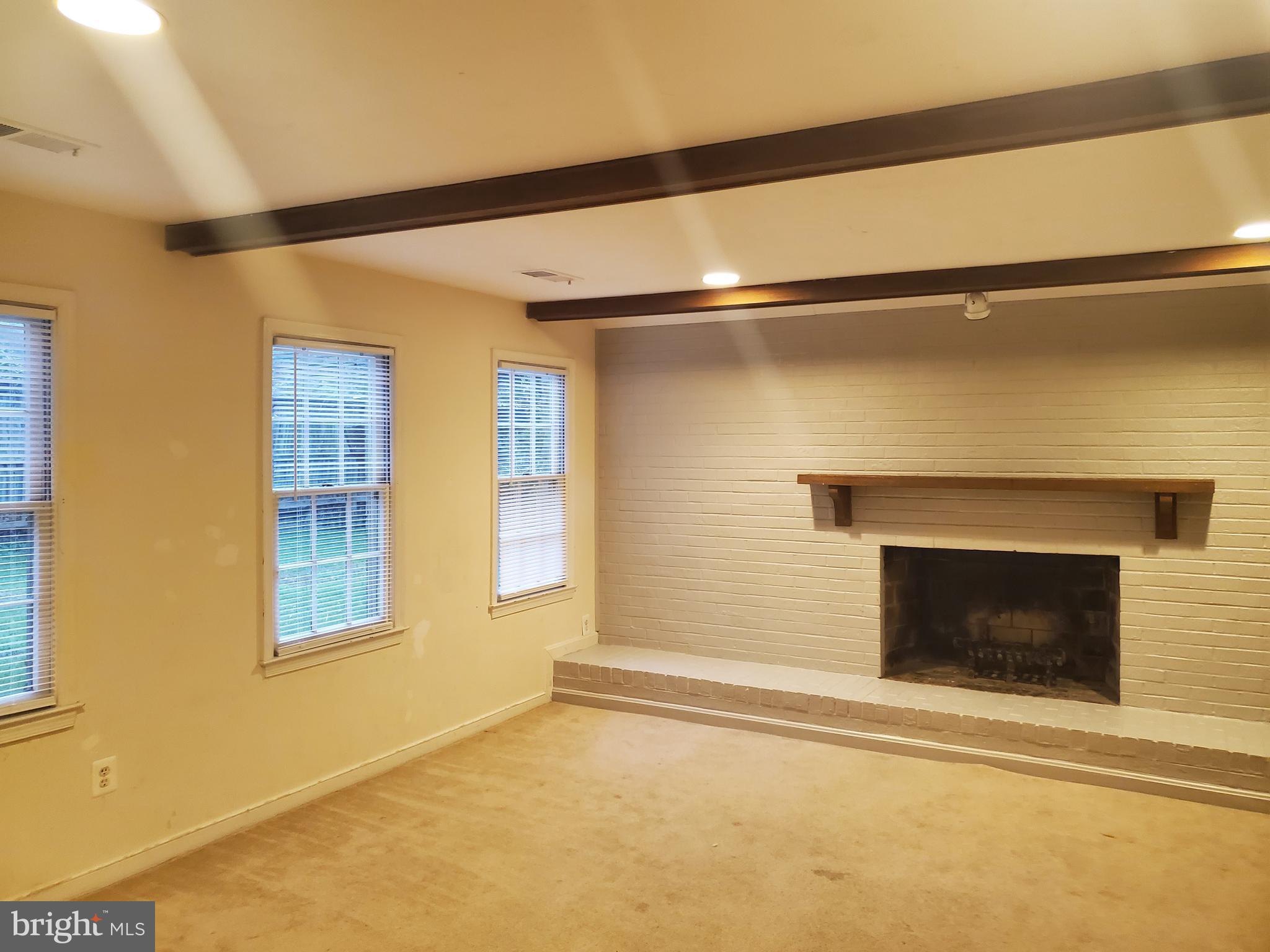 POTOMAC VILLAGE - Residential