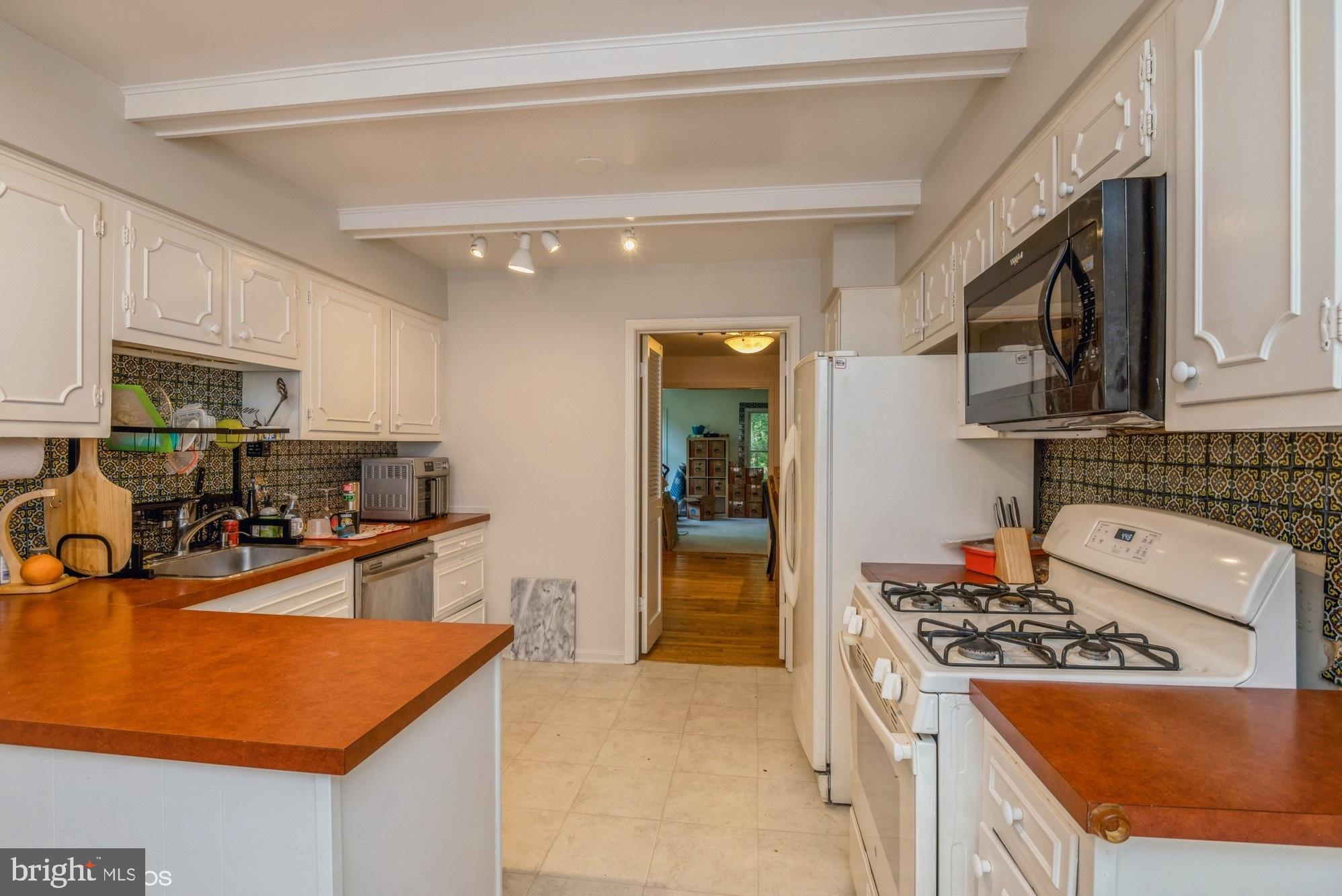 POTOMAC VILLAGE - Residential