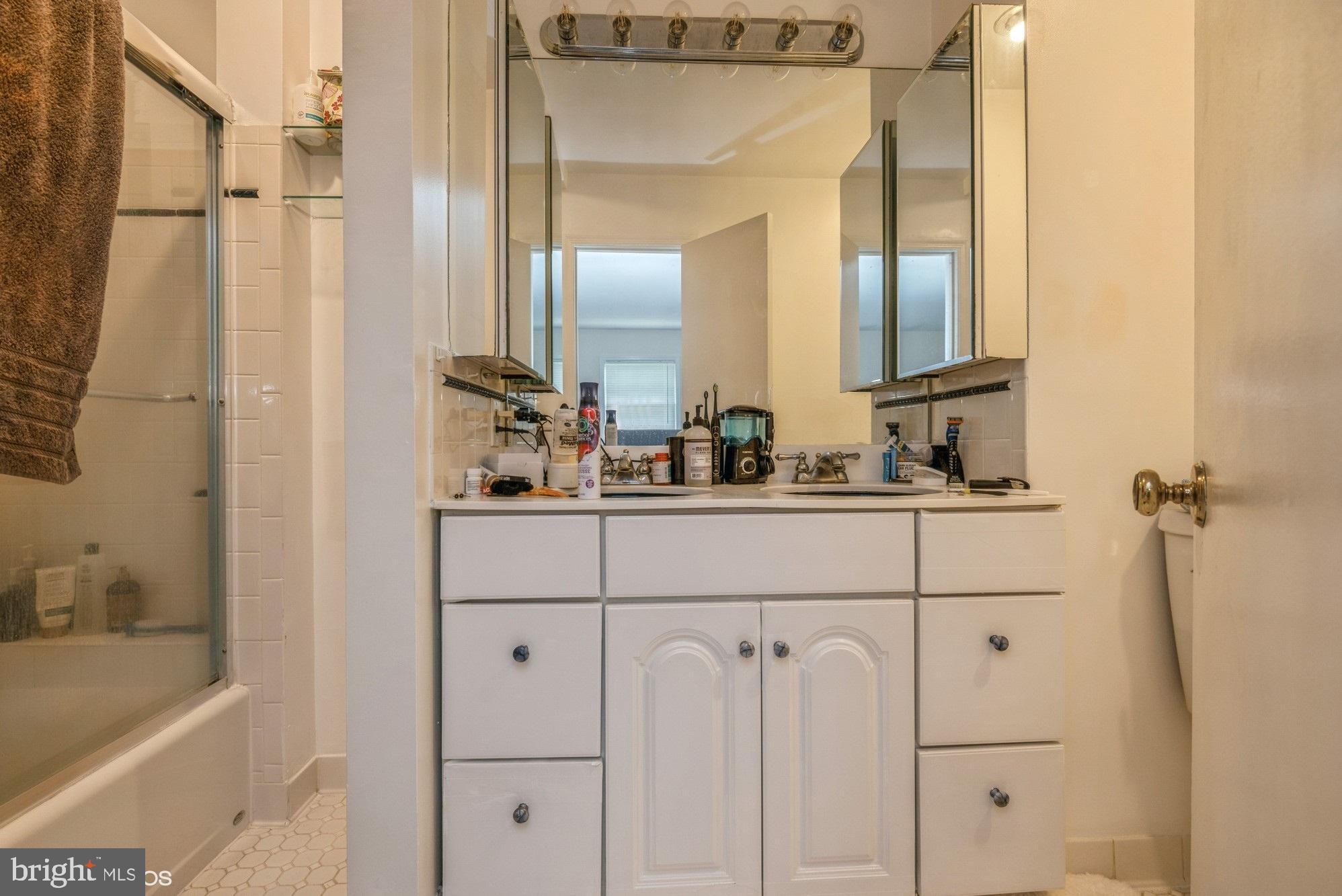 POTOMAC VILLAGE - Residential